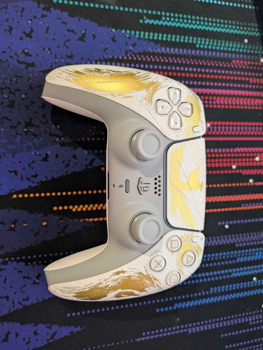 Comando Dualsense PS5 Ghost of Yotei Dourado (Garantia)