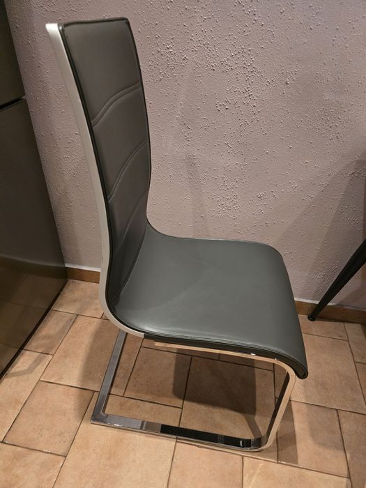 Krzesła na płozach 2 szt.