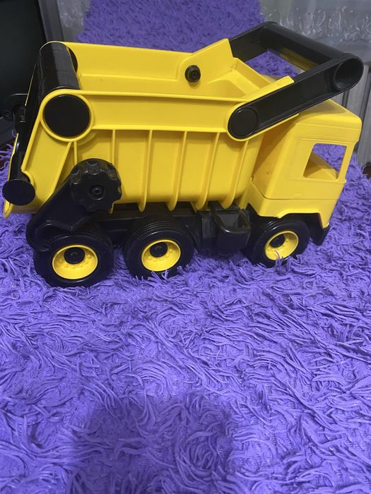 Дитяча машина (самоскид)