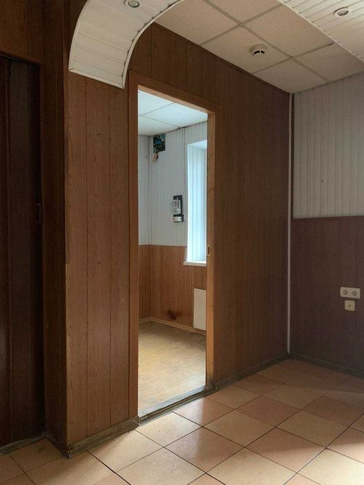 Продаж фасадного приміщення, р-н Жадова