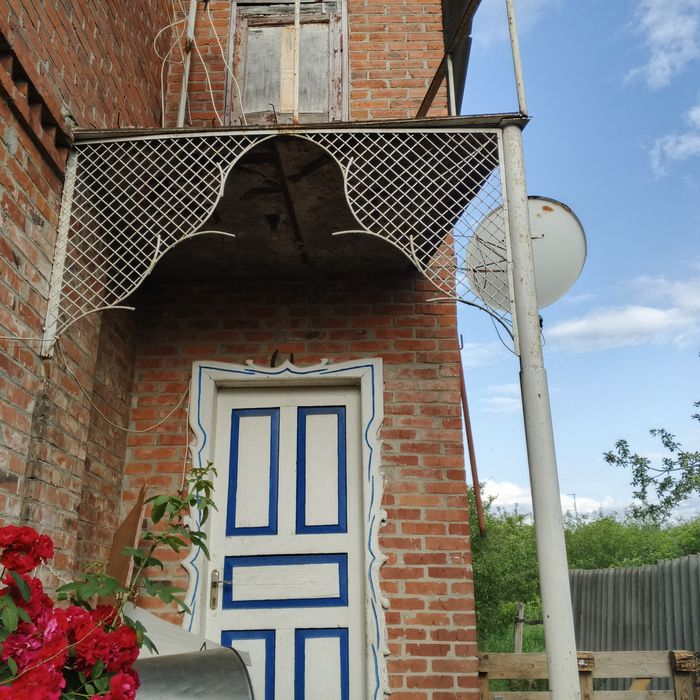 Срочно продаю добротный дом с участком под Ваш ремонт