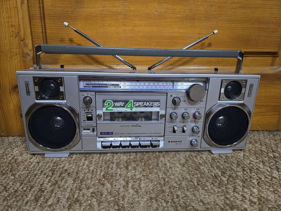Sanyo m 7900 Магнитола Sanyo mr v 8