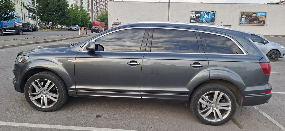 Продам Q7 3.0 бензин