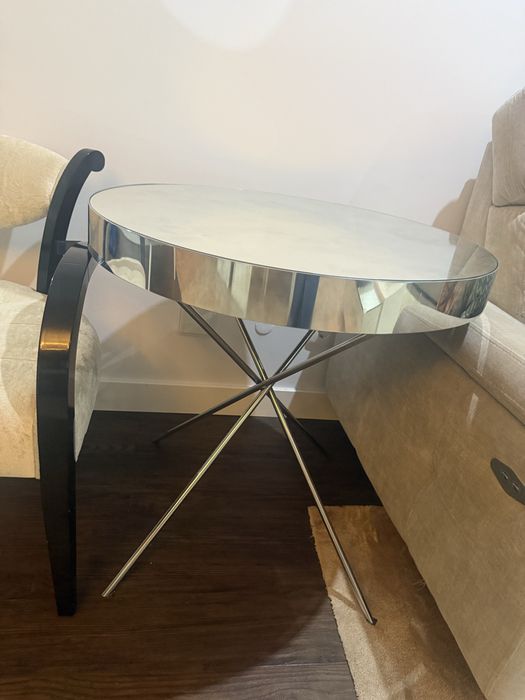 Mesa de apoio semi nova em bom estado, disponivel para venda imediata