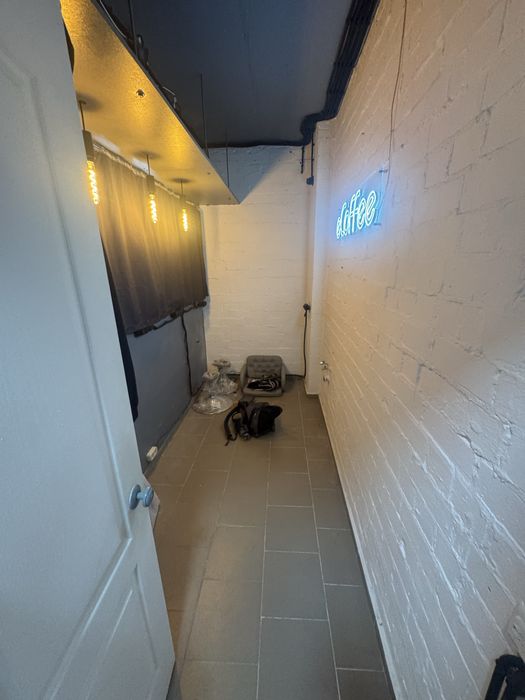 Продаж кофейні-перукарня,ремонт взуття,салон манікюру …