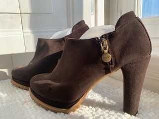 Botins de Salto Alto Zilian — Nº 39