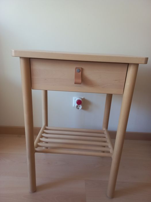 Mesa cabeceira em bétula IKEA 48×38cm