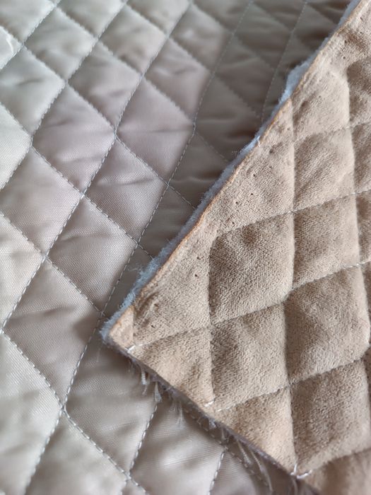 Kupon materiału pikowanego - pikowany materiał beżowy ponad 2 m2