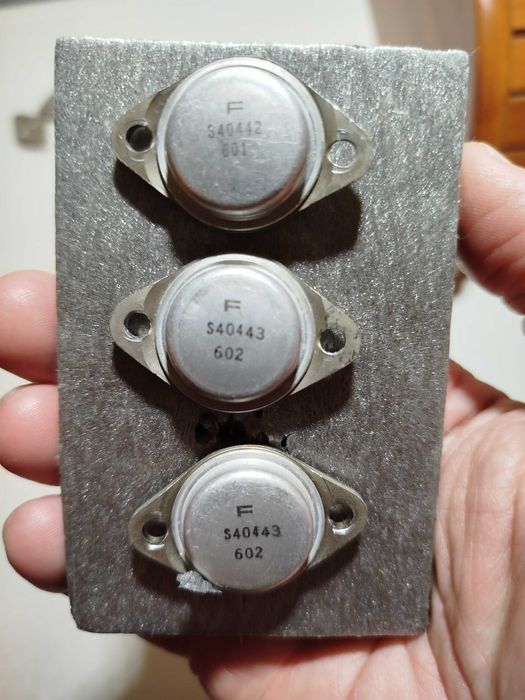 Tranzystory mocy amplituner Marantz 2275