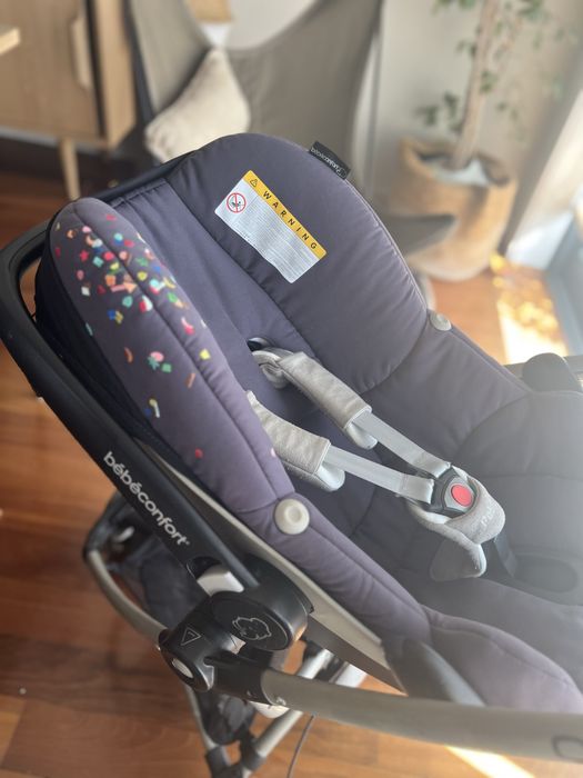 Carrinho Quinny com coque Bebe Confort e assento passeio