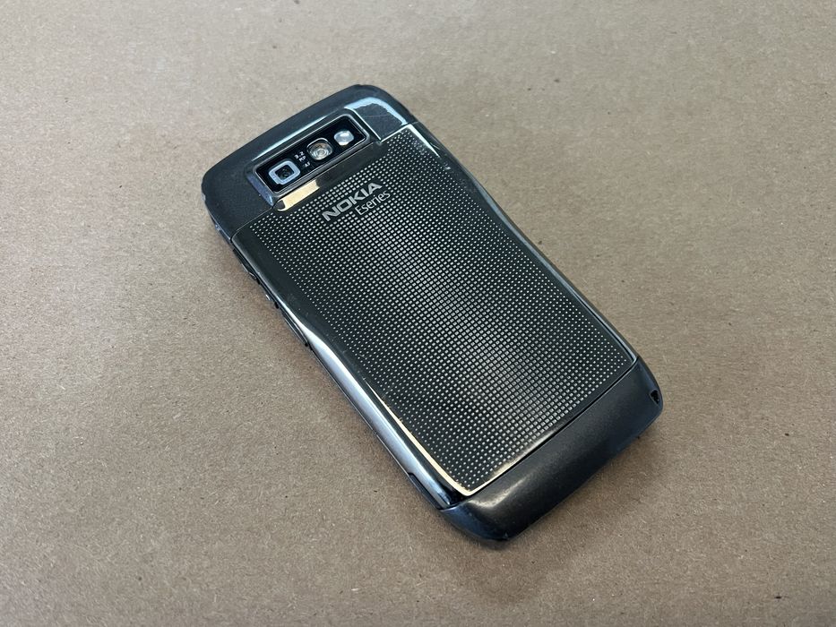 Nokia E71 com caixa e manuais