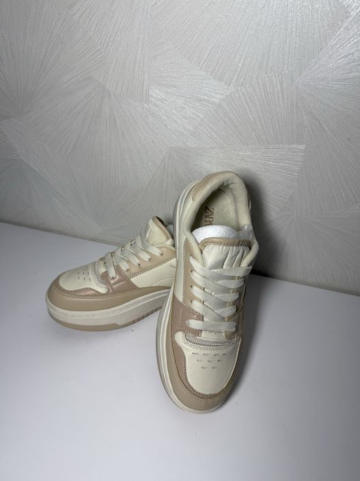 Кросівки ZARA у гарному стані