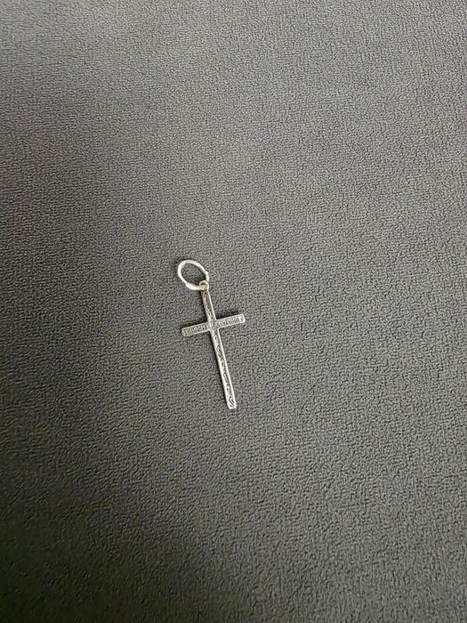 Срібний хрестик заріна