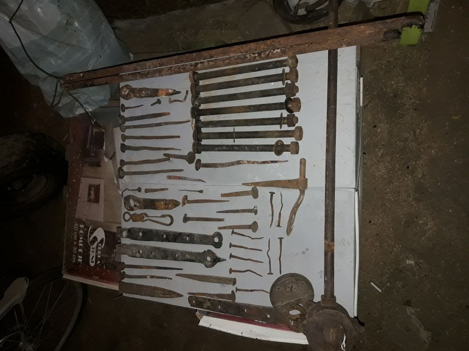 Kute gwoździe śruby ankry i inne