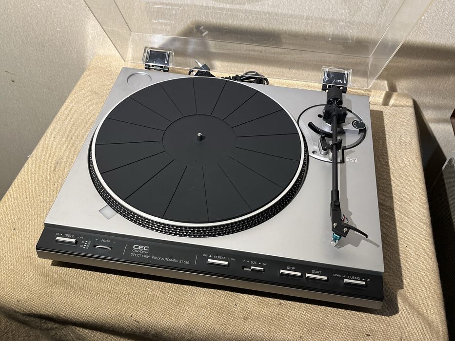 Качественный японский проигрыватель винила C.E.C. ST-530 DIRECT DRIVE