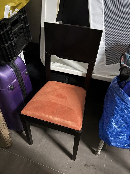 Quarto de Madeira mesa e cabeceiro e colchao