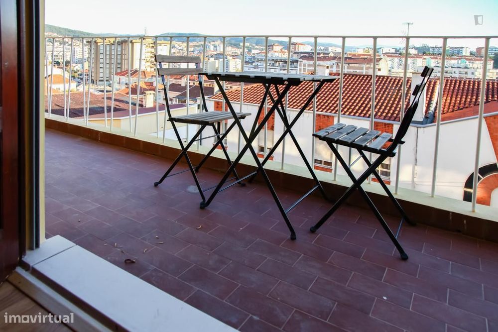 Apartamento com 1 quartos - localizado em  Coimbra