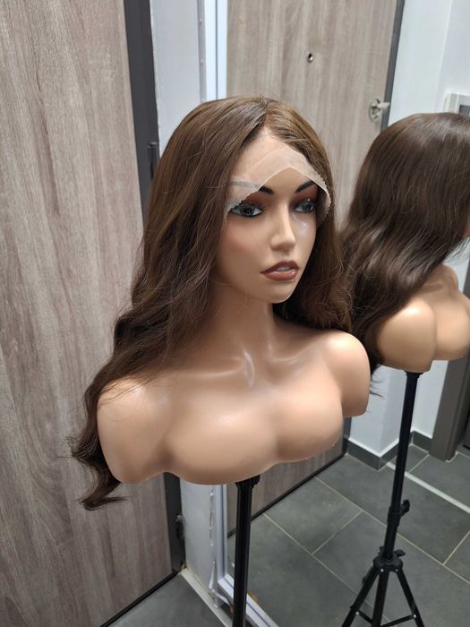 Ciemna, długa, kręcona peruka na koronkowej siatce Lace Front Wig