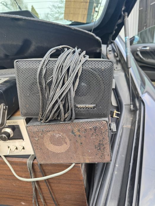 Głośniki  działające