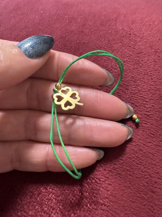 Pulseira verde com prata dourada