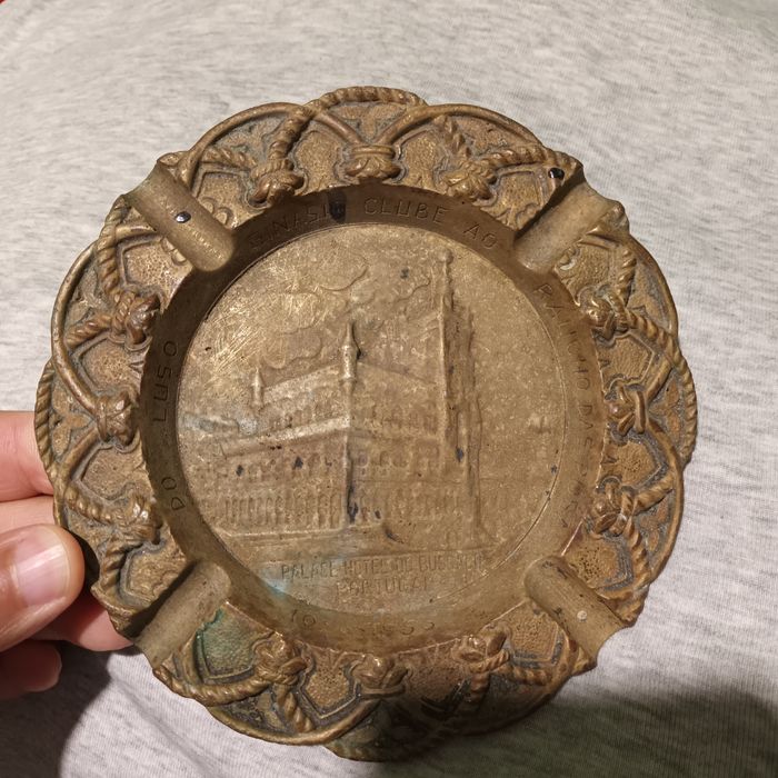 Cinzeiro Ginásio Clube ao Rancho das Rosas do Luso
10 / 06 /1956