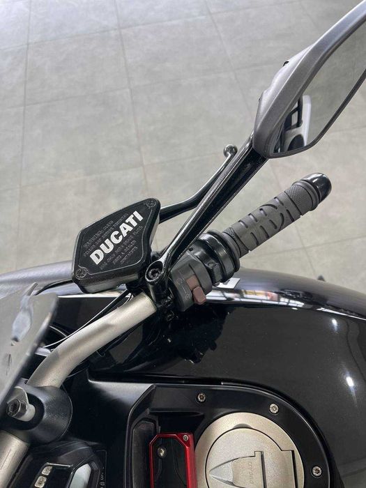 Мотоцикл Ducati diavel 1200
