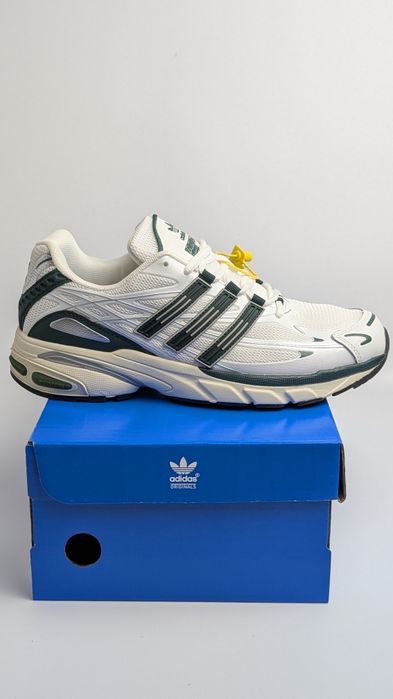 Стильні чоловічі кросівки Adidas