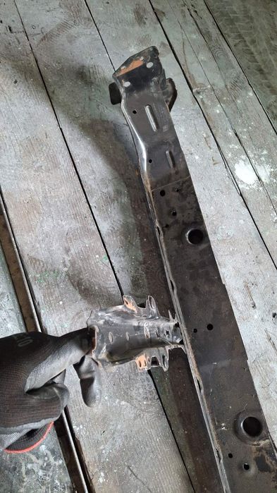 телевізор панель передня ніссан альмера класік санні н16 00-2007 нова