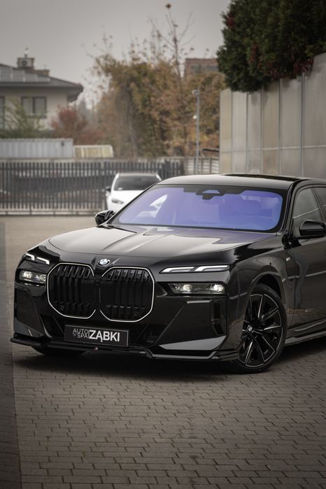 Auto samochód do ślubu BMW 7 z kierowca