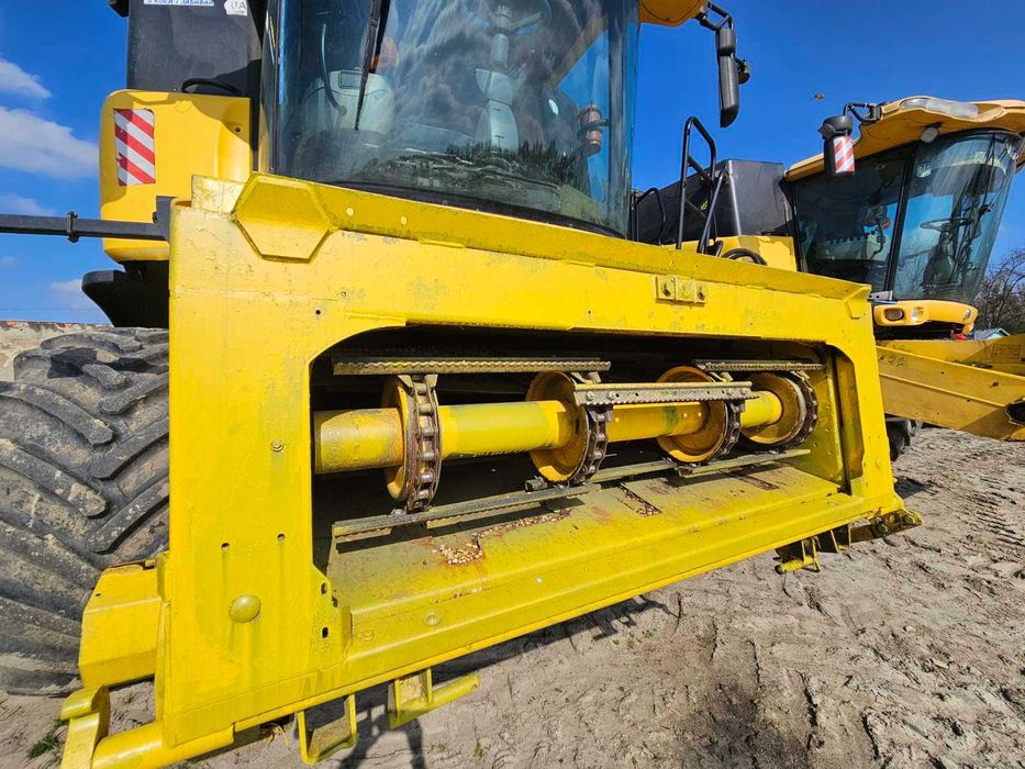 Комбайн зернозбиральний New Holland-CX8090