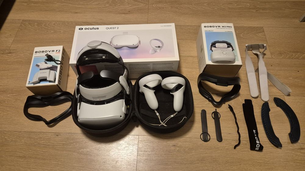 Oculus meta quest 2 + boboVR M2 pro + boboVR F2 + etui