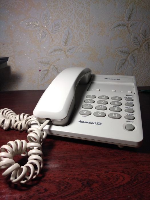 Телефон старий працюючий