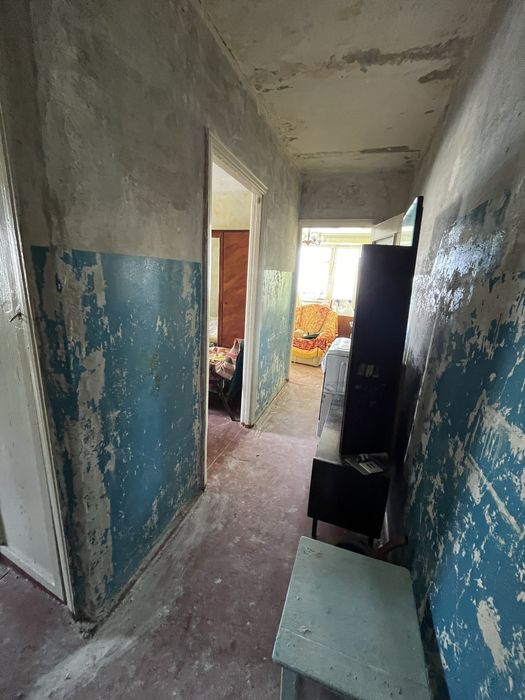 Продам 3-кімнатну квартиру під ремонт