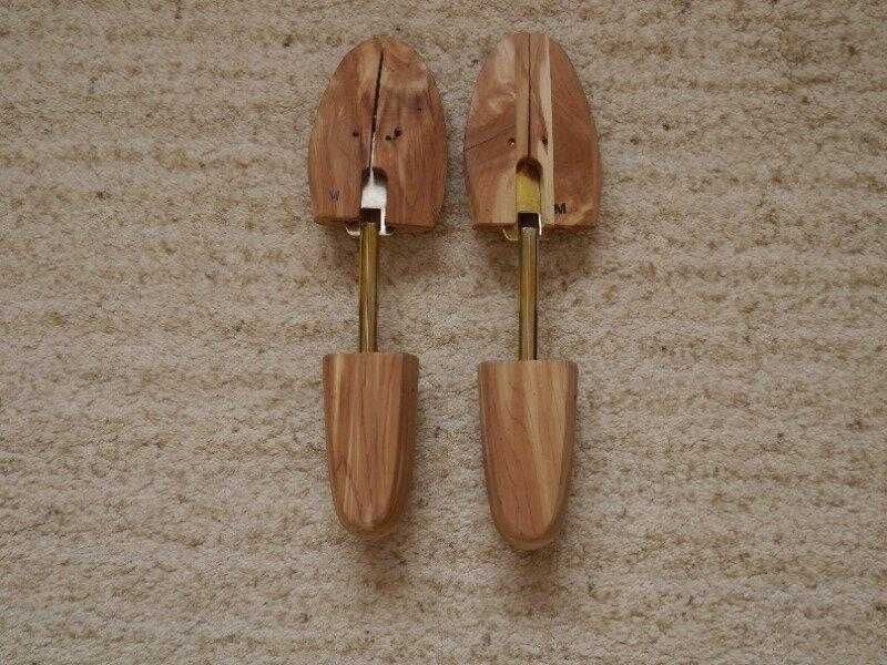 Колодки деревяні для взуття для збільшення розміру .