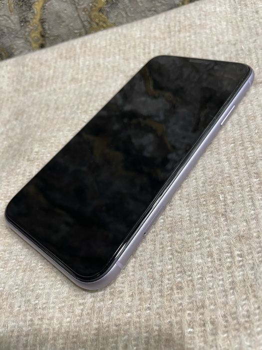 Продається iPhone 11 в гарному стані 128