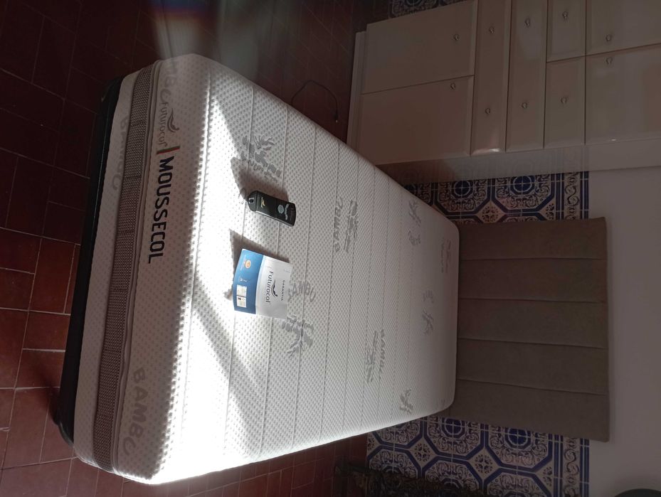 Cama com Colchão articulado com comando/Massagem