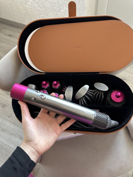 Фен-стайлер Dyson