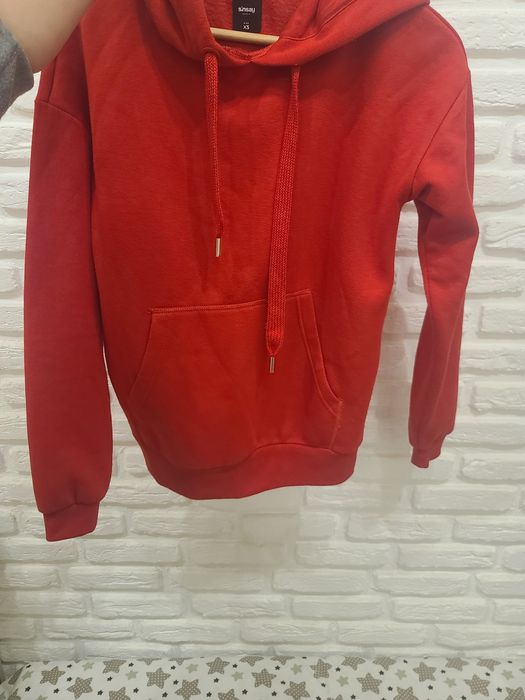 Худі ,червоне ,тепле