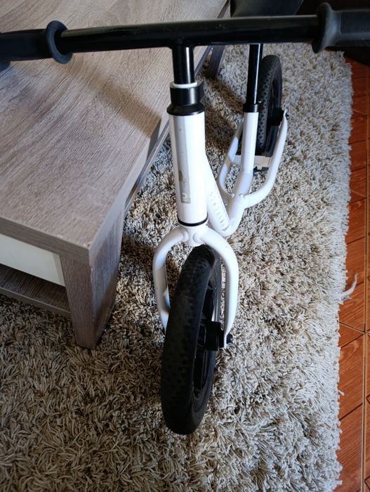 Bicicleta de Equilíbrio B'TWIN (Decathlon)