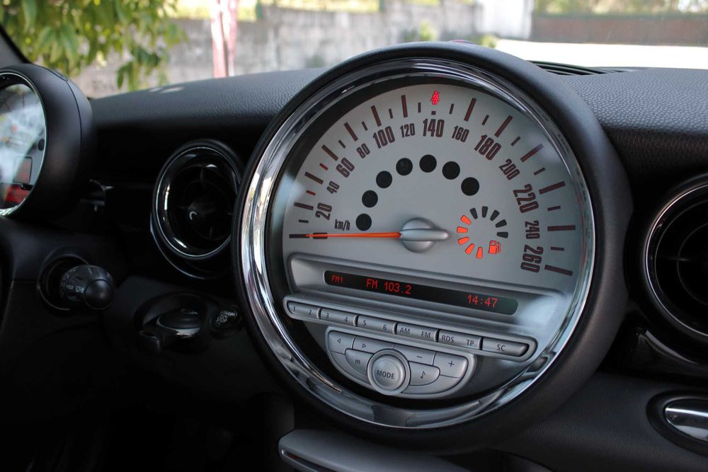 MINI Cooper D Chili 1.6 110CV (129€/Mês)