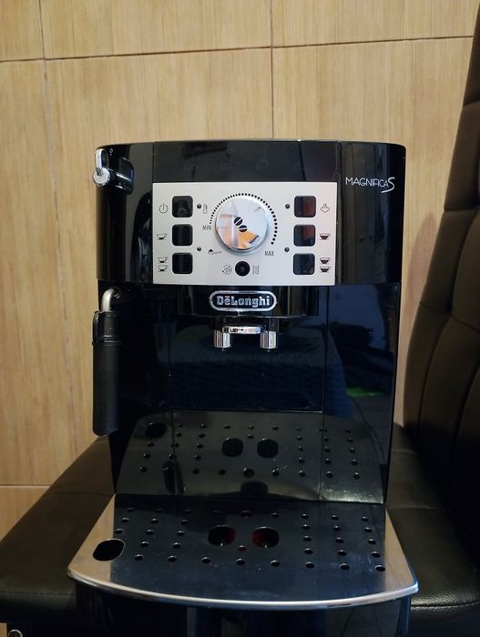 Ekspres do kawy DeLonghi magnifica S