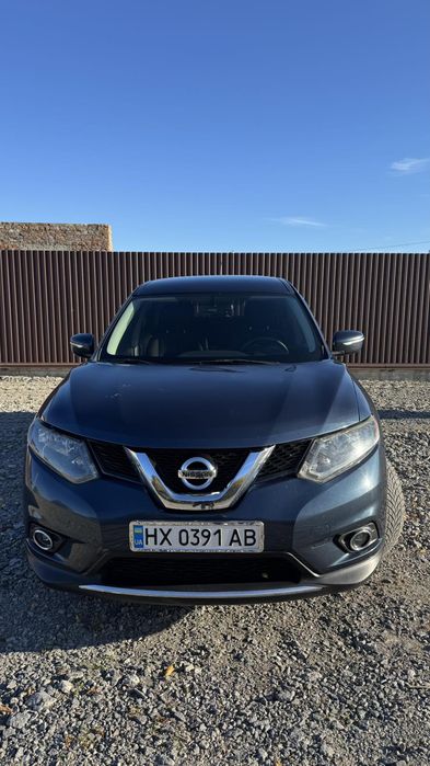 Продам автомобіль NISSAN Rogue 2015 року.
