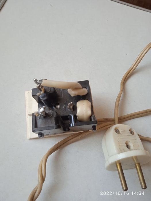 Розетка для автотрансформатора.