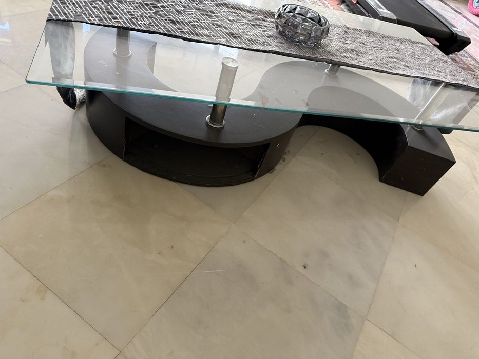 Mesa centro - tampo em vidro