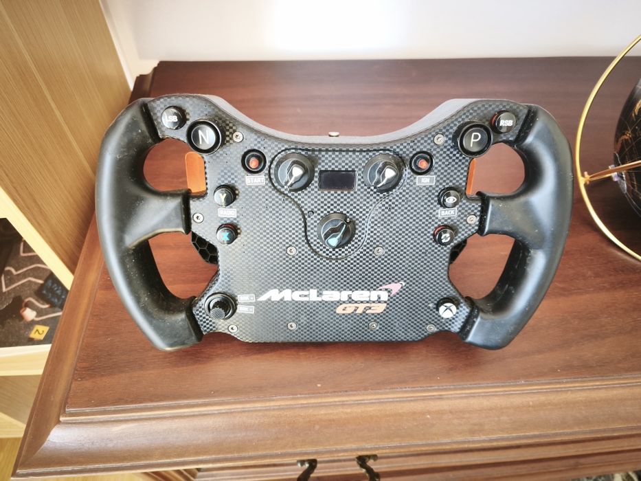 Fanatec McLaren GT3 V2 QR2 + direct drive (5nm) + pedais. Todos com uso mas em pleno funcionamento.