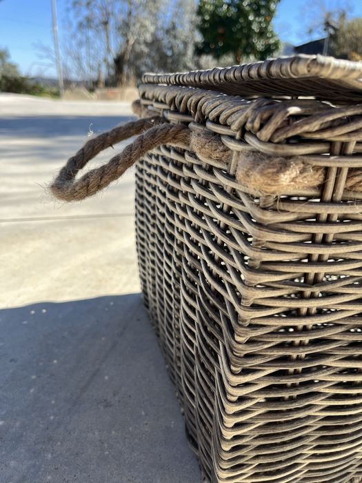 Cesto grande retangular em verga com tampa – 50cm – Novo