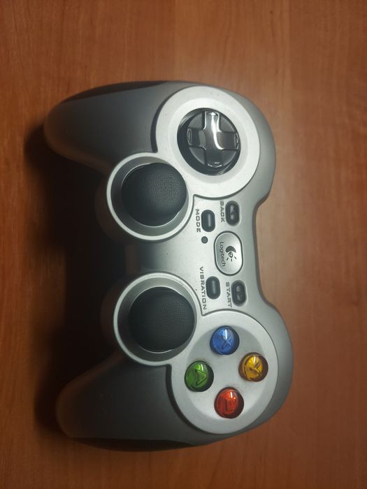 Логитеч F710 Gamepad