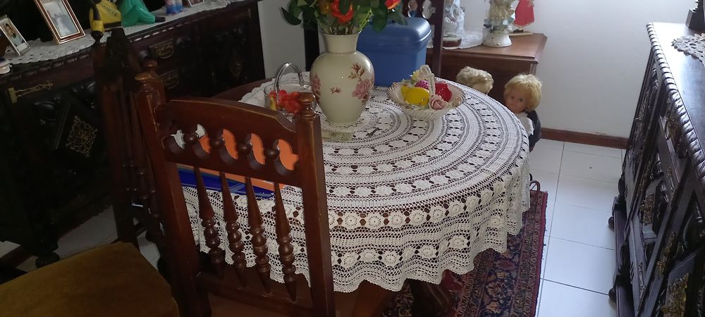 Mesa de jantar em cerejeira