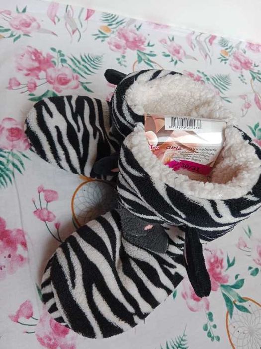 NOWE Kapcie dziecięce po domu Rozmiar 30/31