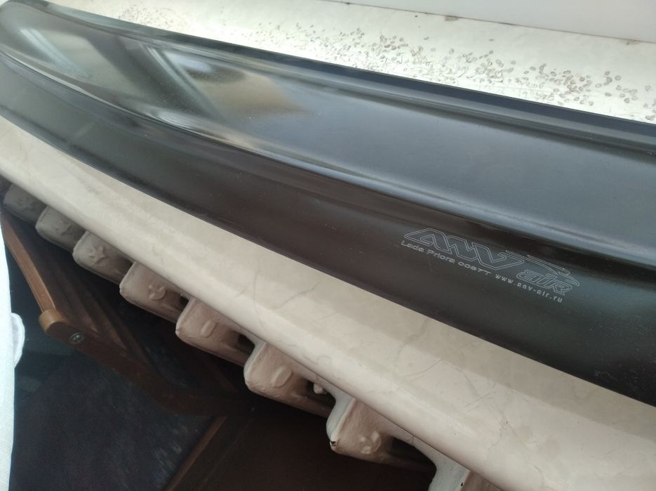 Дефлектор(бленда,спойлер)заднього вікна ваз пріора
